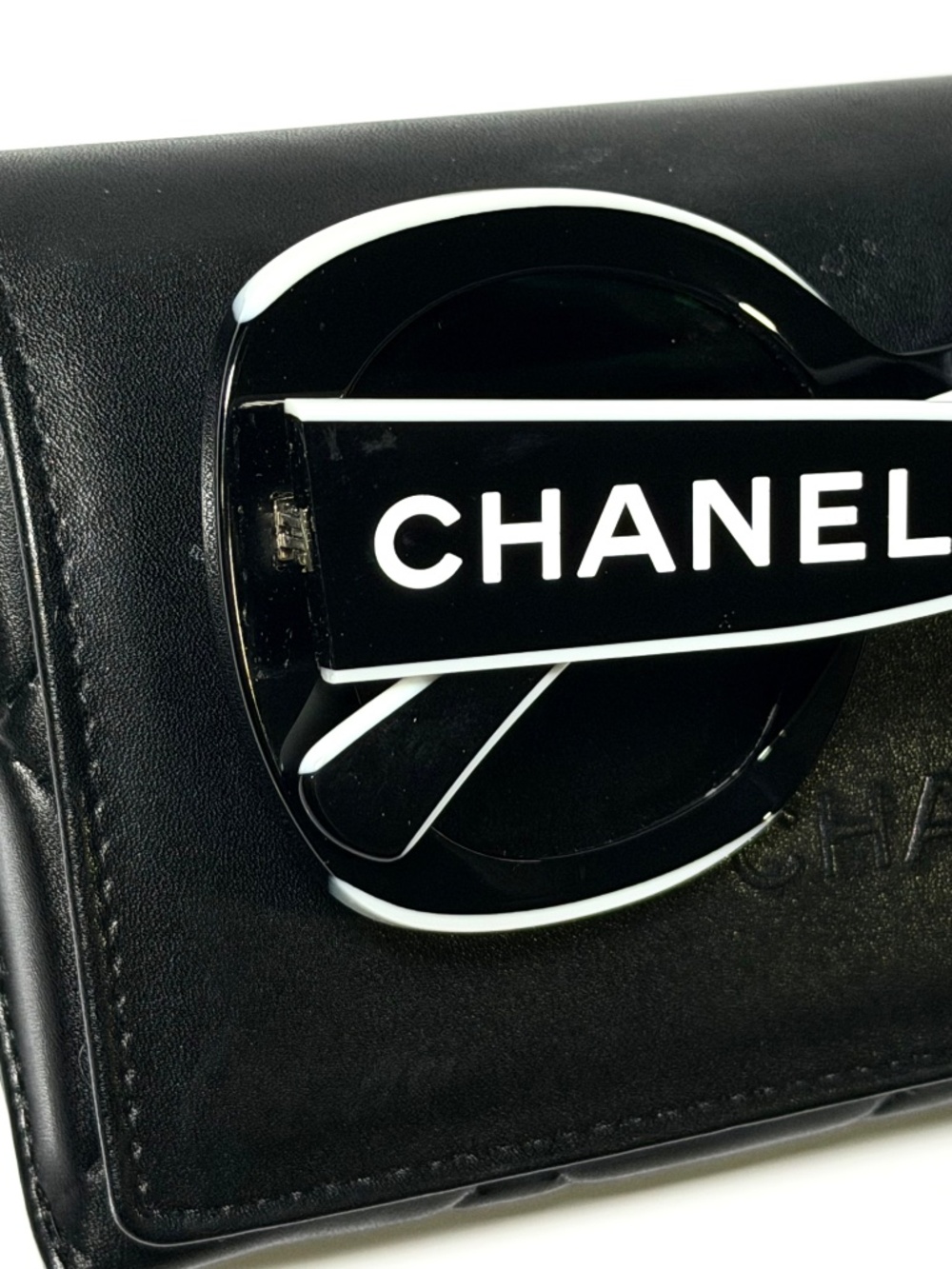 Chanel 71414 CC Logo Sunglasses – Black & White - Picture 11 of 13
